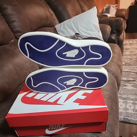 Kobe 8 Lifestyle LE Snakeskin size 9.5M - Picture 3 of 5